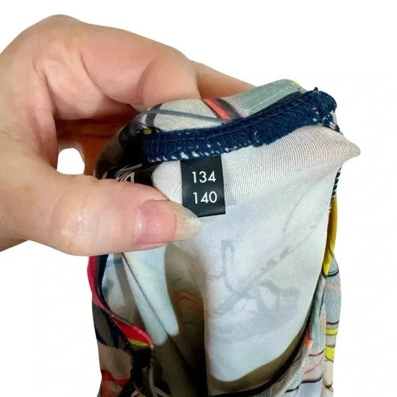 Molo Neptune Long Sleeve UV Rashguard Swim Shirt in Windsurfers 134-140/US9-10 - Picture 7 of 9